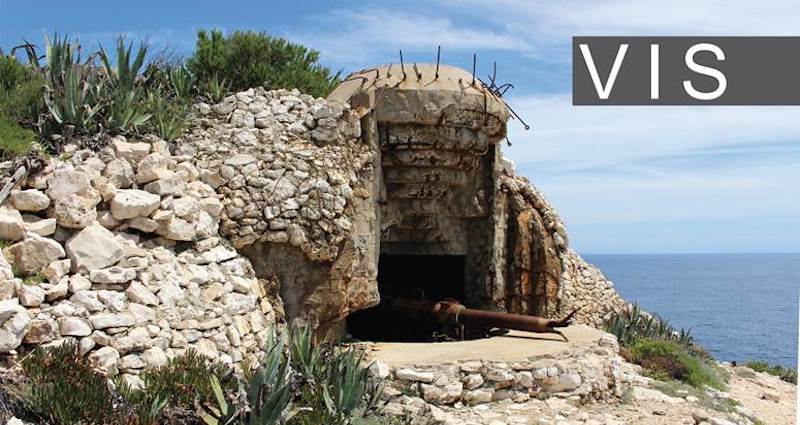 Beau livre • Vis, L&rsquo;île Forteresse