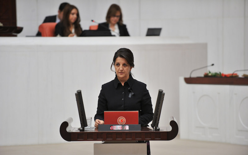 Turquie : décapité par la répression, le HDP pro-kurde renouvelle sa direction