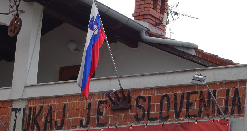 Entre la Slovénie et la Croatie, une frontière ubuesque et des propriétés divisées