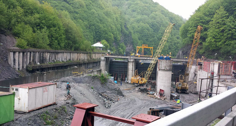 Roumanie : les écologistes court-circuitent une centrale hydroélectrique dans les Carpates