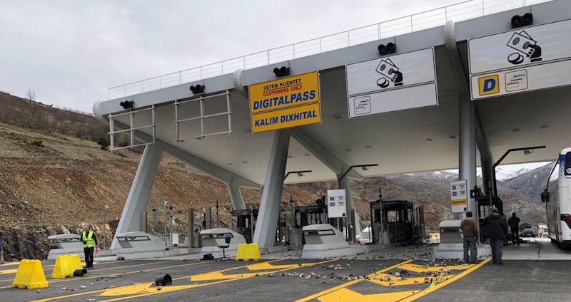 Albanie : violentes manifestations contre l&rsquo;instauration de péages sur « l&rsquo;autoroute de la nation »