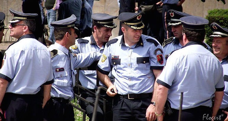 Réforme de la police en Albanie : 500 fonctionnaires ont démissionné