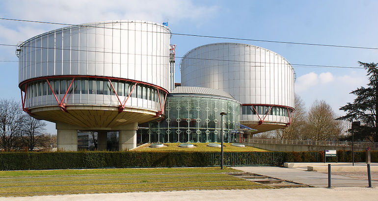 Crimes de guerre : la communauté rom va porter plainte à Strasbourg contre la Serbie