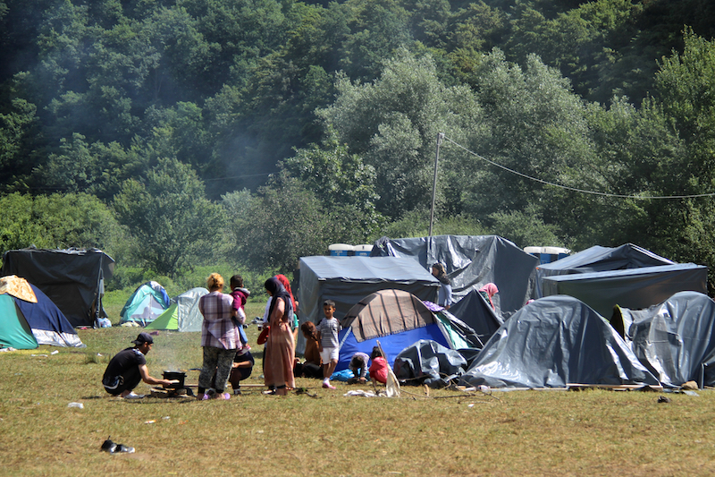 Le camp de tentes de Velika Kladuša