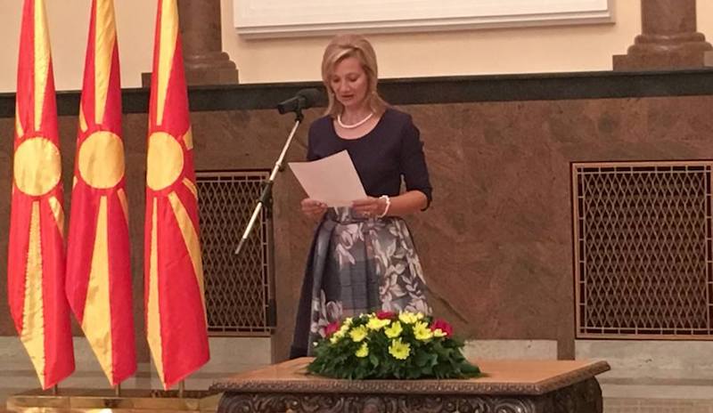 Aide aux réfugiés en Macédoine : Lenče Zdravkin reçoit le prix Mère Teresa