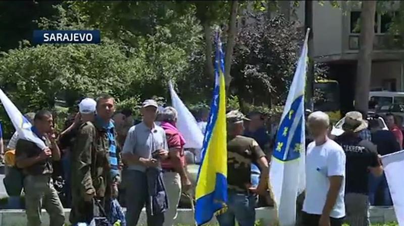 Bosnie-Herzégovine : violents heurts entre les anciens combattants et la police à Sarajevo