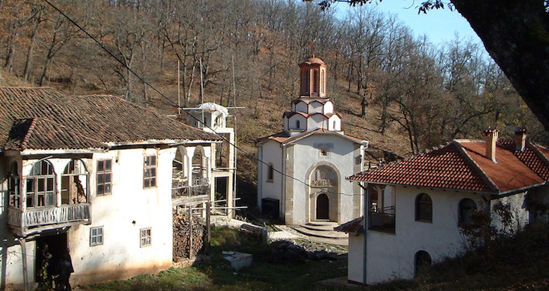 Dans l&rsquo;est du Kosovo, la coexistence possible entre Albanais et Serbes