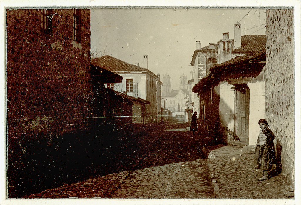 rue de Korçë/Koritza/Curceaua rue de Korçë/Koritza/Curceaua