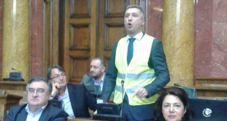 «&nbsp;Gilets jaunes&nbsp;» en Serbie : l&rsquo;opposition veut mobiliser contre «&nbsp;les violences du pouvoir&nbsp;»