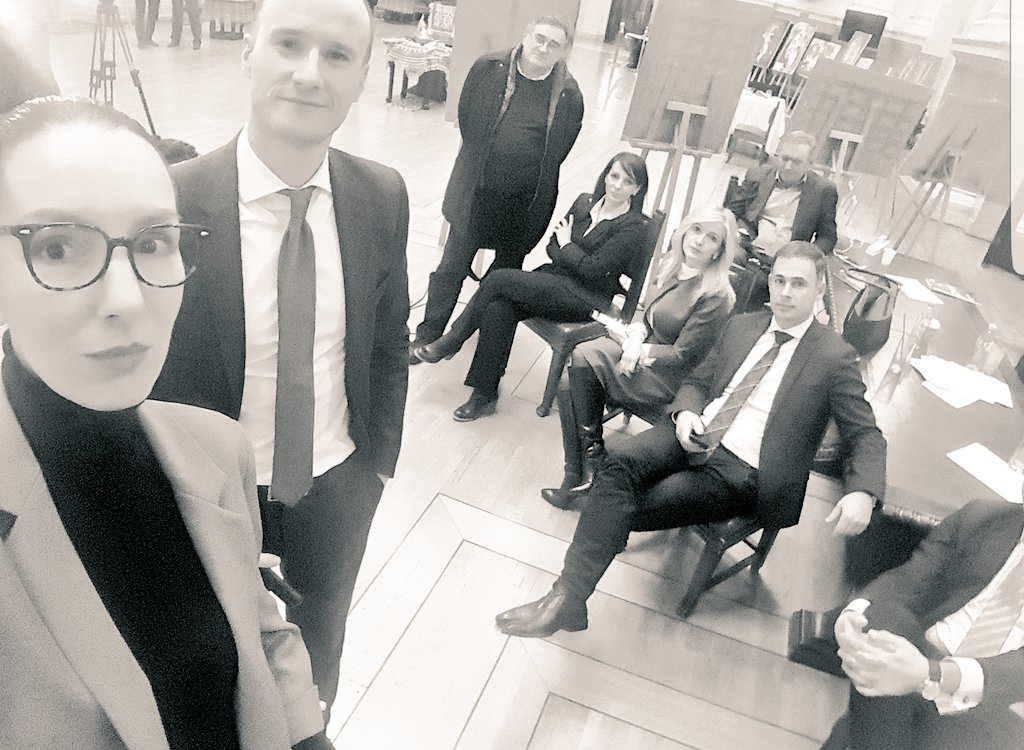 Serbie : l&rsquo;opposition passe la nuit au Parlement et manifestera samedi