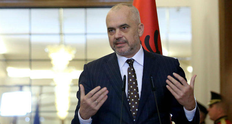 Albanie : face à la grogne sociale, Edi Rama révoque la moitié de son gouvernement