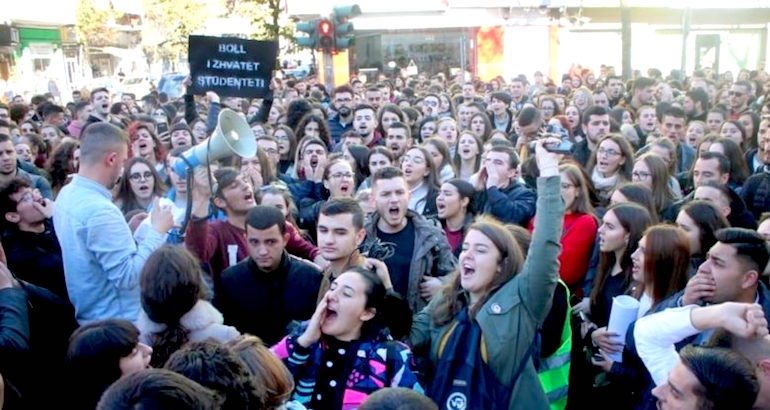 Révolte étudiante en Albanie : le gouvernement essaie de calmer le jeu