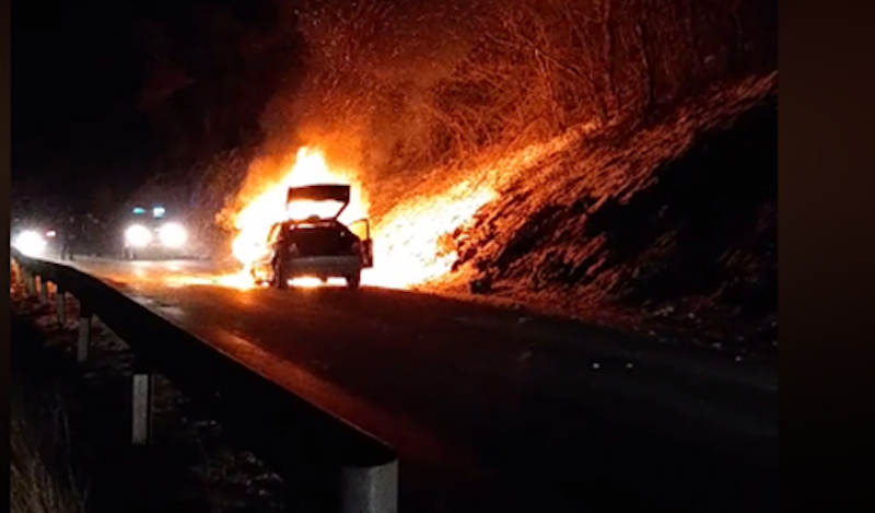 Kosovo : la voiture d&rsquo;un correspondant du Courrier des Balkans prend feu