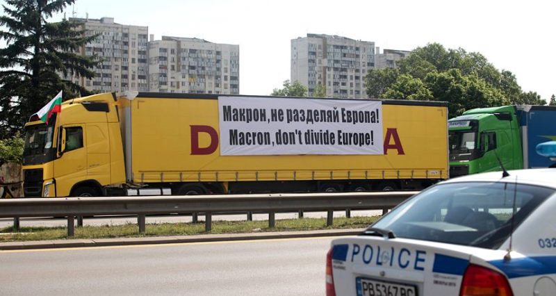 Les routiers bulgares et roumains manifestent contre Macron et le «&nbsp;Paquet mobilité&nbsp;»