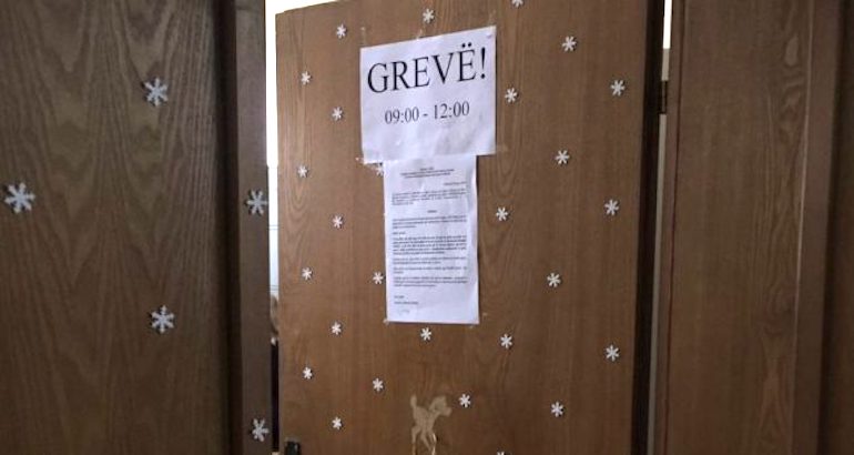 Kosovo : une grève des fonctionnaires très « politique » qui s’étend