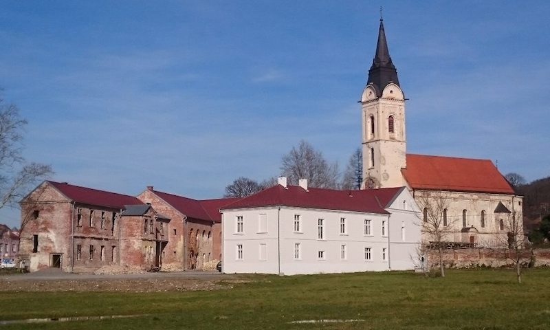 Croatie : l&rsquo;extraordinaire bibliothèque orthodoxe de Pakrac renaît de ses cendres