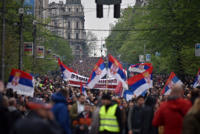 Élections en Serbie : boycotter ou ne pas boycotter, l&rsquo;opposition se déchire
