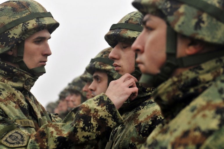 Manœuvres des forces serbes avec l'armée russe, en 2016