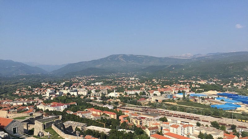 Croatie : deux cafés serbes attaqués près de Knin