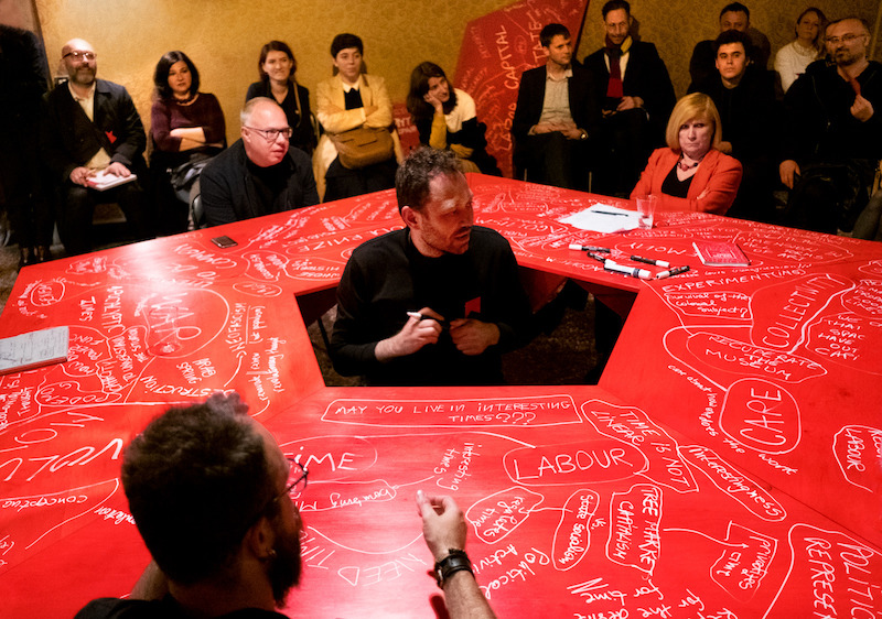 « Discussion Rouge II » (2019) « Discussion Rouge II » (2019)