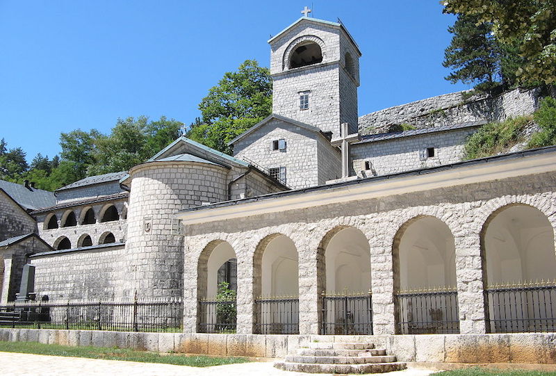 Monténégro : mais à qui sont ces églises ?