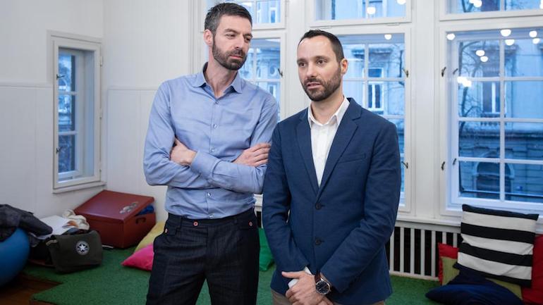 Revue de presse • La Croatie ouvre l&rsquo;adoption des enfants placés aux couples homos, les réactionnaires grondent