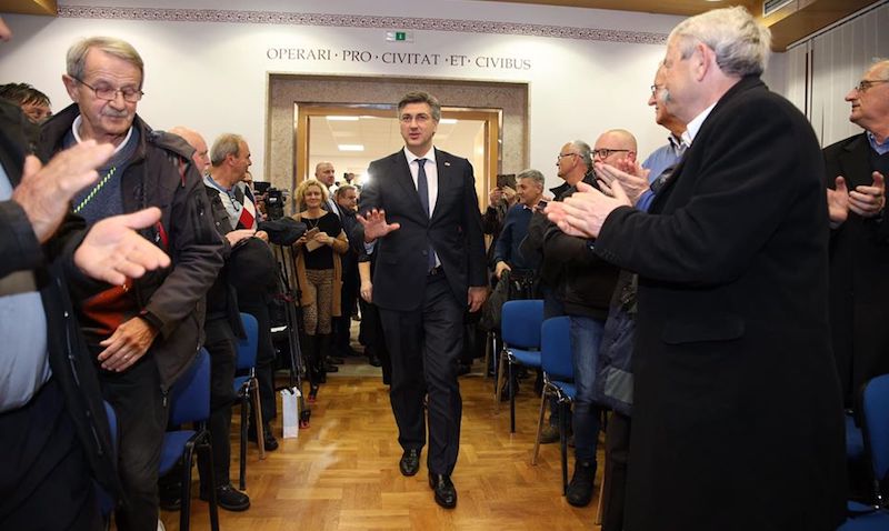 Croatie : Andrej Plenković veut sauver la droite par le centre