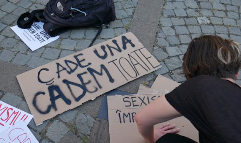 Les féministes, la police et le mythe de la «Roumanie sauvage»