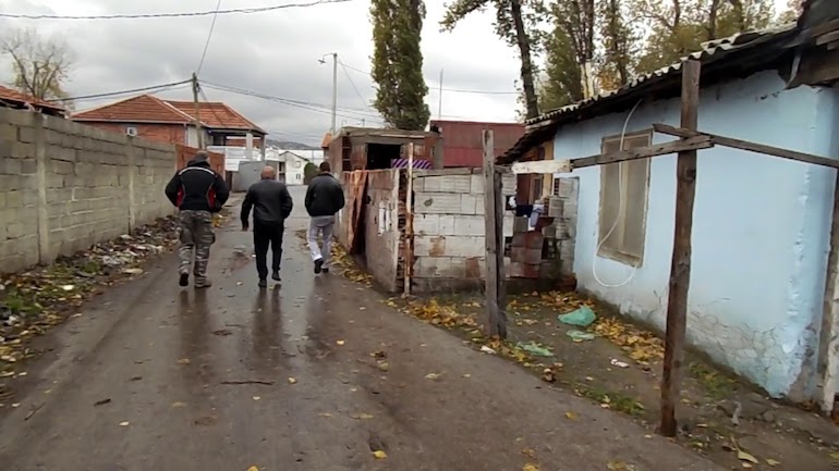 Dans les bidonvilles roms de Serbie et de Bosnie-Herzégovine, la grande peur du coronavirus