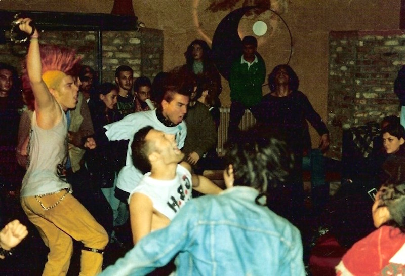 Iroquoises, répression et traditions : comment le punk s&rsquo;est fait sa place en Turquie