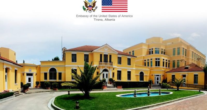 Un accord arraché à l'ambassade des Etats-Unis à Tirana