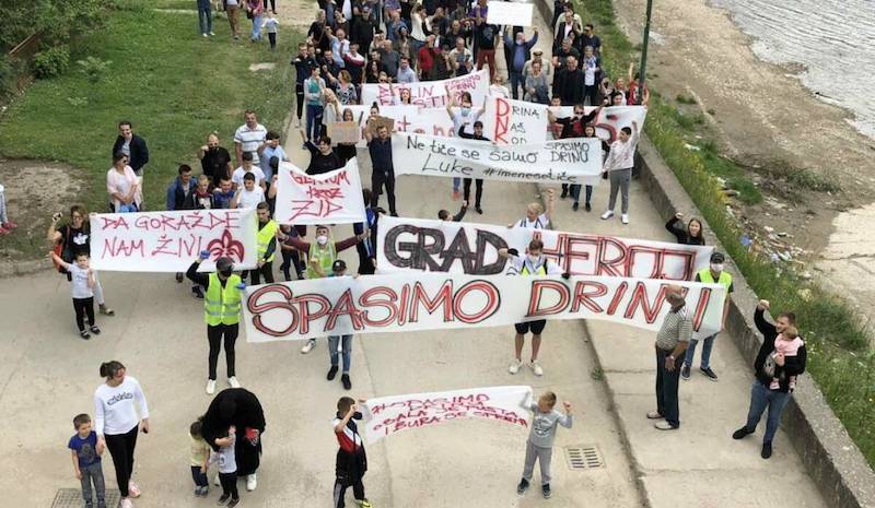 Bosnie-Herzégovine : Goražde manifeste pour « sauver la Drina »
