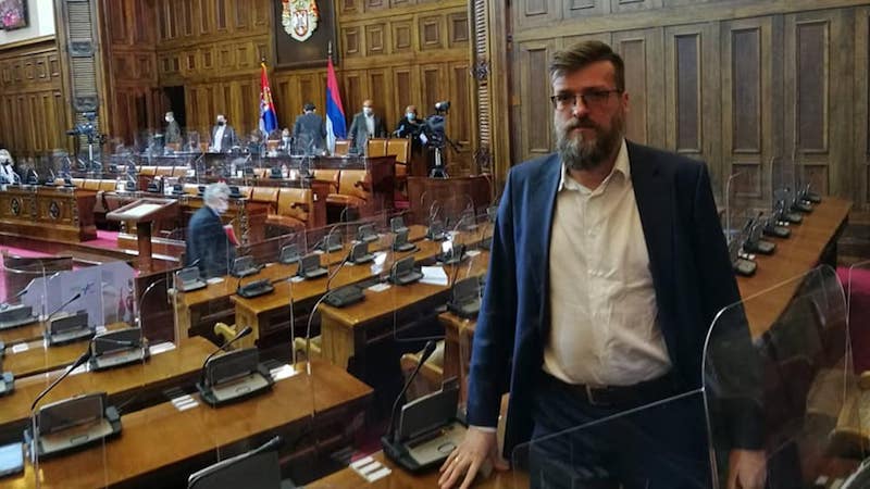 Qui est Srđan Nogo, la figure montante de l&rsquo;extrême droite en Serbie ?