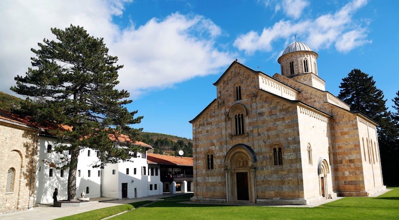 Kosovo : il n’y aura pas de route nationale aux abords du monastère de Visoki Dečani