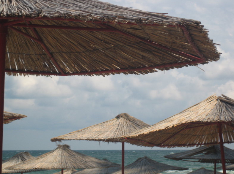 Tourisme en Bulgarie : sous la plage, les excréments