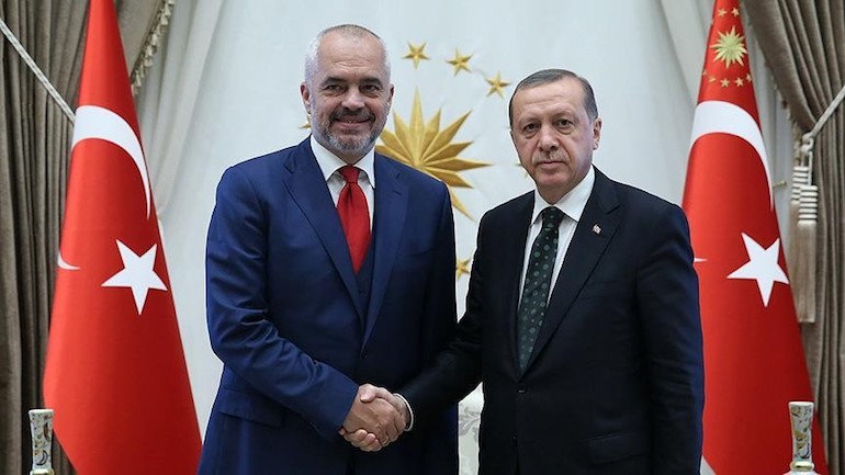 Albanie : Edi Rama ferme trois écoles «gülenistes»