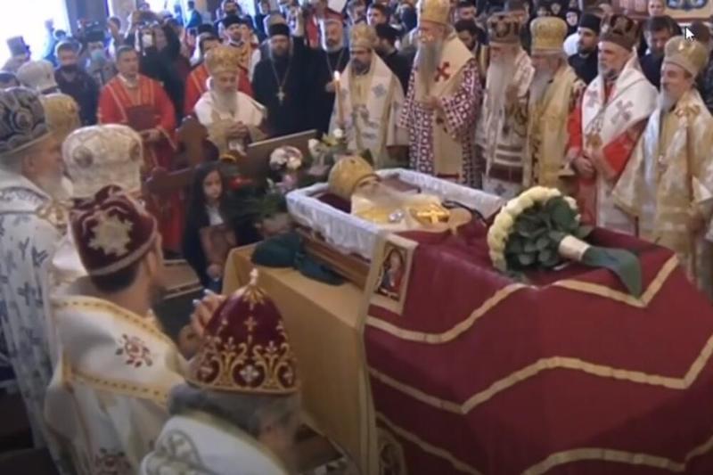 Monténégro : foule énorme aux obsèques d&rsquo;Amfilohije
