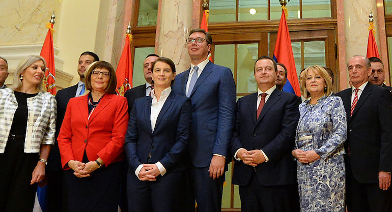 Nouveau gouvernement en Serbie : fausse égalité des sexes, vraie politique conservatrice