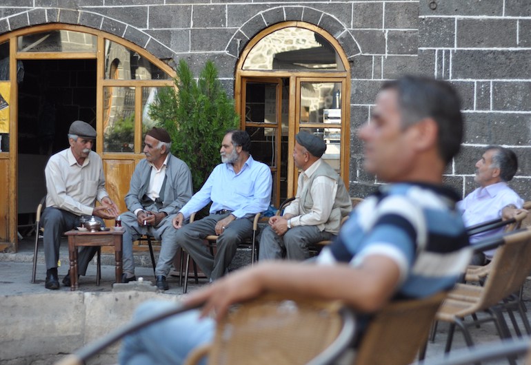 Musique et traditions en Turquie : voyage au pays des dengbêj de Diyarbakır
