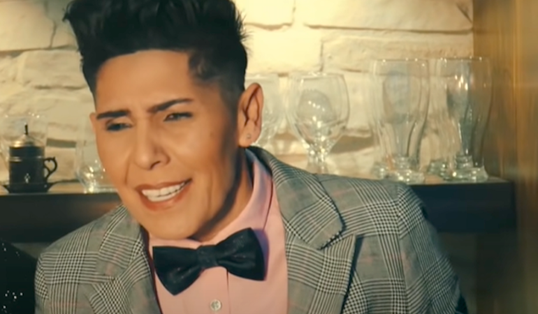 Musique : Džansever, la vedette pop qui se joue des genres