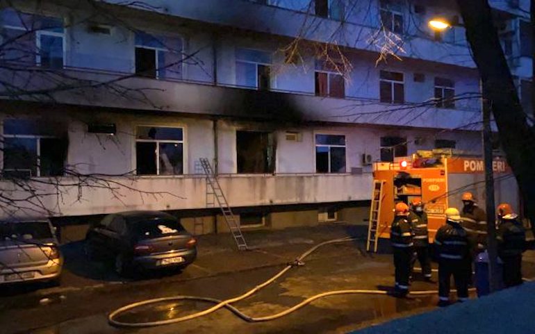 Roumanie : les hôpitaux prennent feu