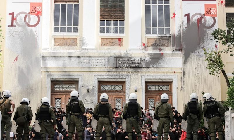 Grèce : Mitsotákis veut renvoyer la police dans les universités
