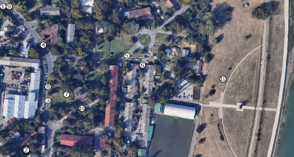 Vue satellite du camp aujourd’hui. Chaque numéro correspond à l’endroit de prise de vue des photos illustrant cet article Vue satellite du camp aujourd’hui. Chaque numéro correspond à l’endroit de prise de vue des photos illustrant cet article