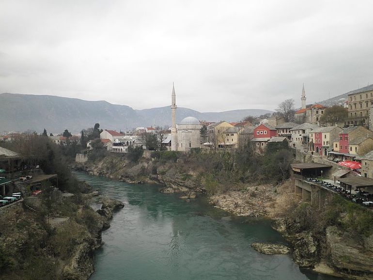 Bosnie-Herzégovine : soupçons de fraude et amertume après les municipales à Mostar
