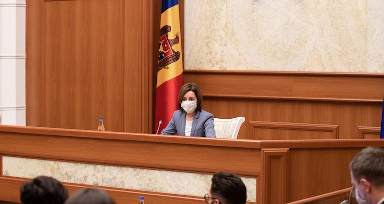 Moldavie : Maia Sandu veut jouer la société civile contre le Parlement