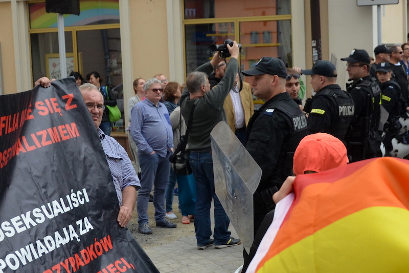 Belgrade rappelle son ambassadeur en Pologne parce qu&rsquo;il défend les droits LGBT