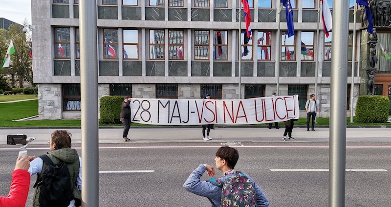 Slovénie : mobilisation massive «contre la dictature» de Janez Janša