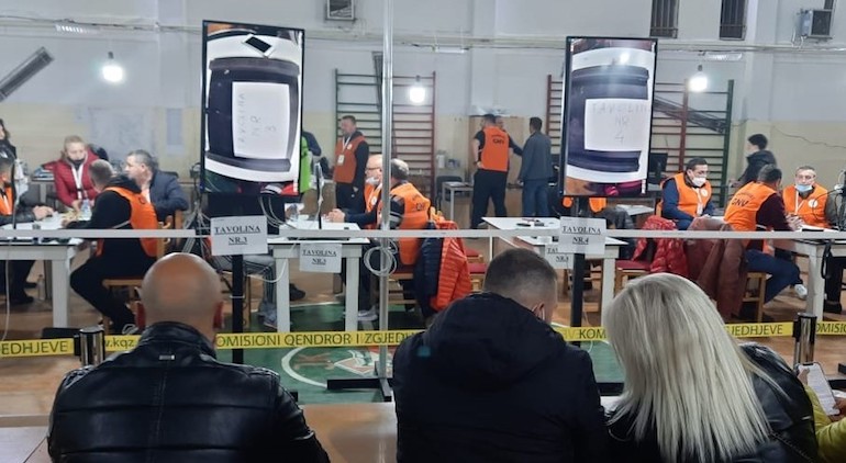 Albanie : les accusations de manipulations électorales se multiplient contre le PS