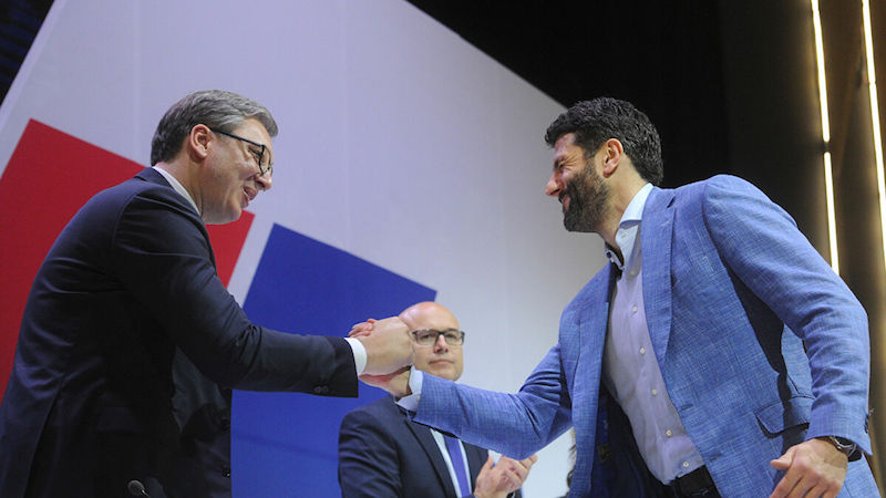 Serbie : Vučić fait le ménage au SNS et adoube un nouveau poulain