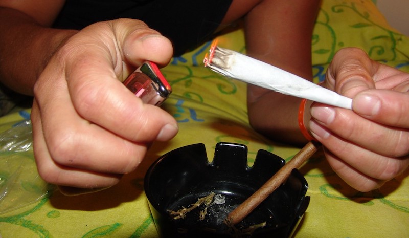 joint_kindle_grass_cannabis_smoking_marijuana_intoxicant-1194572.jpg